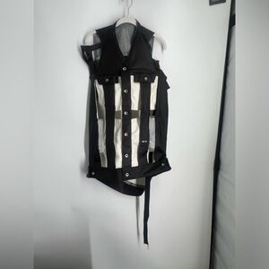 DRKSHDW BY RICK OWENS
Waxed denim vest